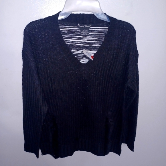 Trendy Threads Sweaters - Black Trendy Distressed Sweater- W Sz Medium